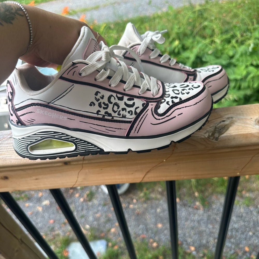 Women’s Sketcher Sneakers